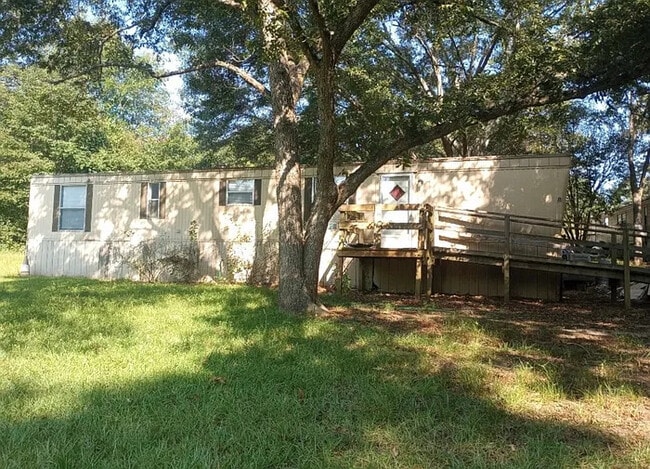 Building Photo - 2 Bedroom 1 Bath