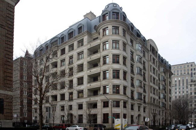 Photo - 65 E Goethe St