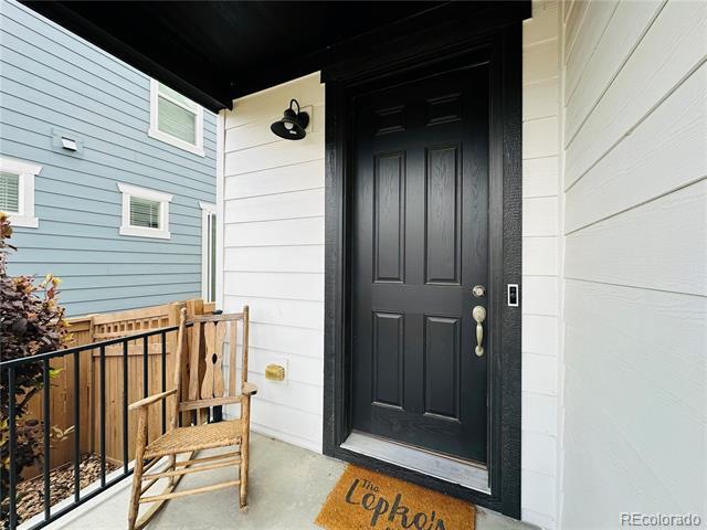 Photo - 8384 Holman St