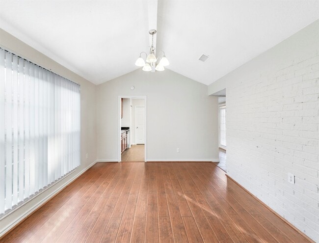 Photo - 817 Willow Creek Dr