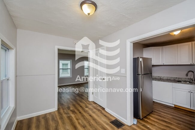 Photo - 3620 N Gladstone Ave