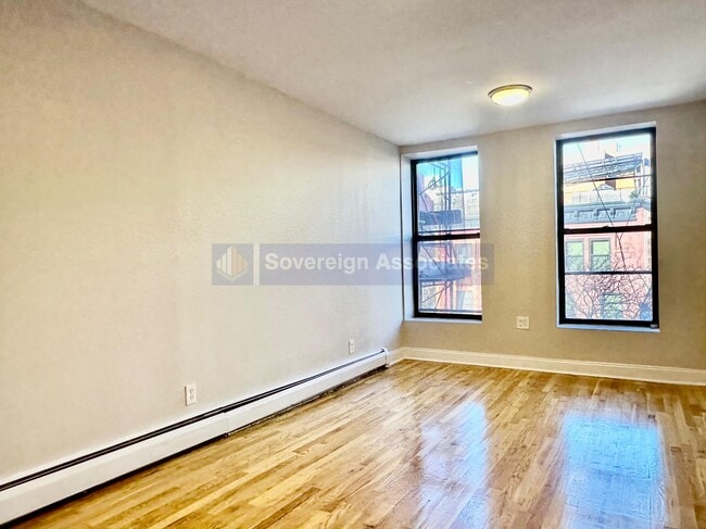 Building Photo - 386 Manhattan Ave Rental