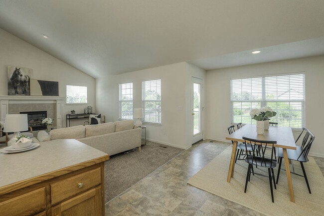 Photo - 732 S Evergreen St