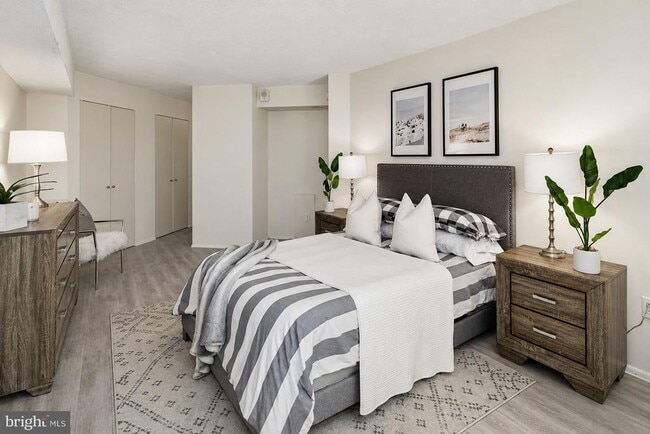 Photo - 1420 Locust St Unit 11D