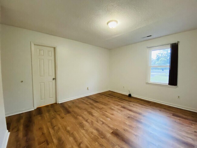 Photo - "Spacious 3-Bedroom Retreat with 2 Full Baths in Peaceful Meridianville!"