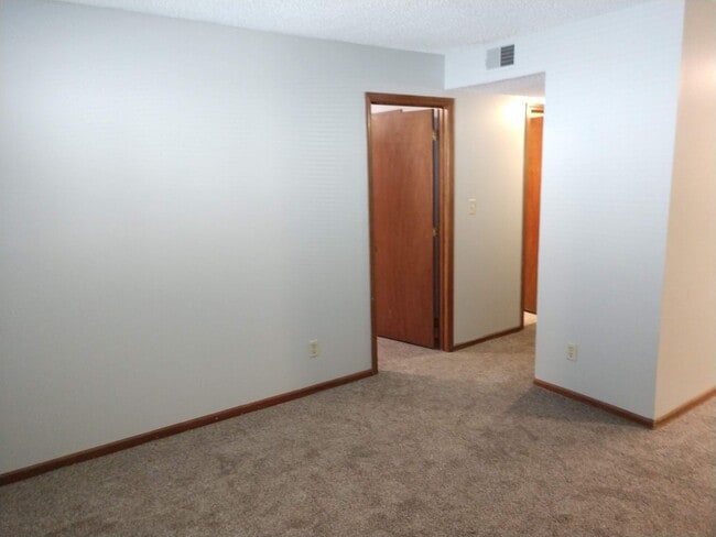 Photo - 4 Bedroom Apartment in Central MHK - Near Aggieville!