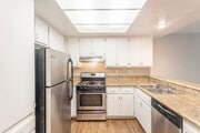 1 BR, 1 BA - 702 SF