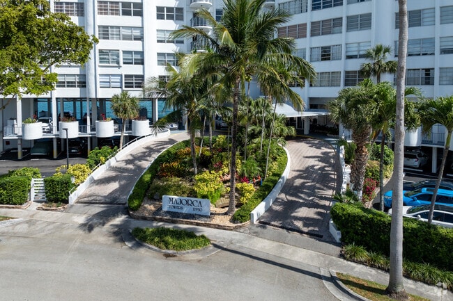 11930 N Bayshore Dr - Majorca Towers