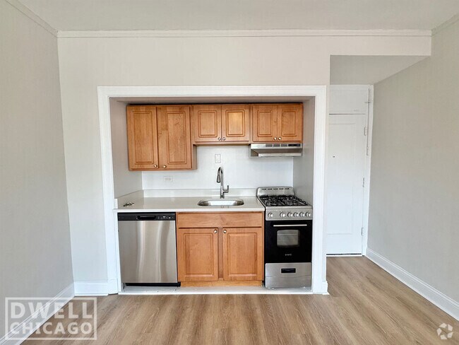 Building Photo - 2770 N Milwaukee Ave Rental
