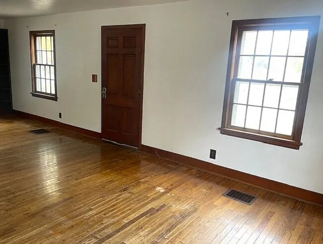 Photo - 813 E Washington St