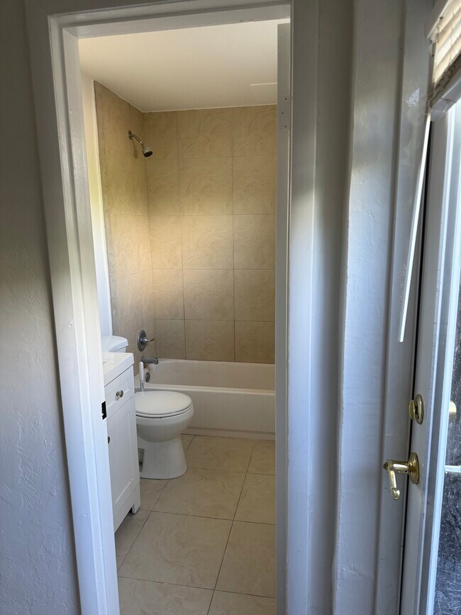 Photo - 1005 SW 15th Ave Unit 1