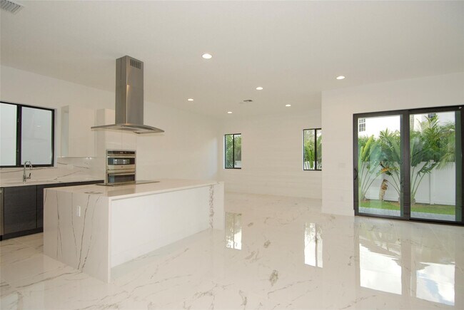 Photo - 1435 SW 23rd St