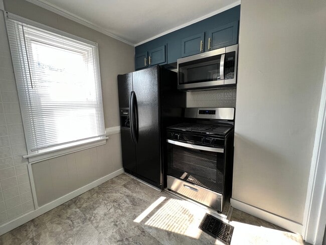 Photo - 3 bedroom available for a move very soon! Unit 1203 Spring Street Fort Wayne, IN 46808