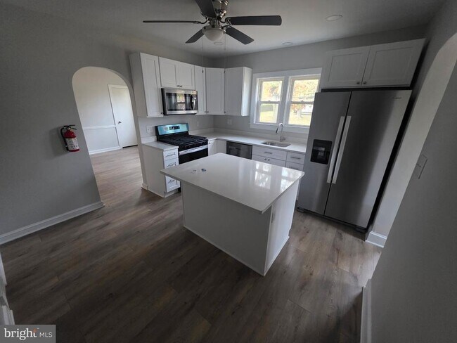 Photo - 105 Mecray Ln