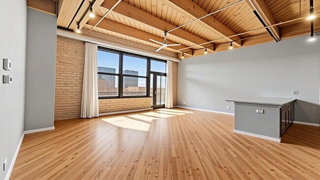 Photo - 1040 W Adams St Unit 333