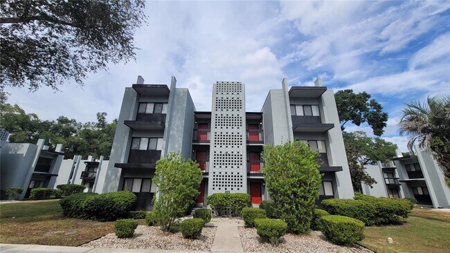 Building Photo - 415 NW 39th Rd Unit E Rental
