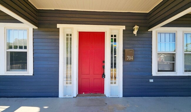 Photo - 3 Bed/2 Bath Paseo District Neighbor