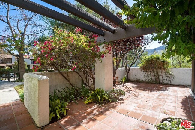 Photo - 1547 Palisades Dr