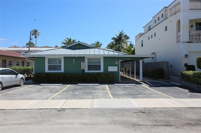 Building Photo - 4440 Bougainvilla Dr Unit 4B Rental
