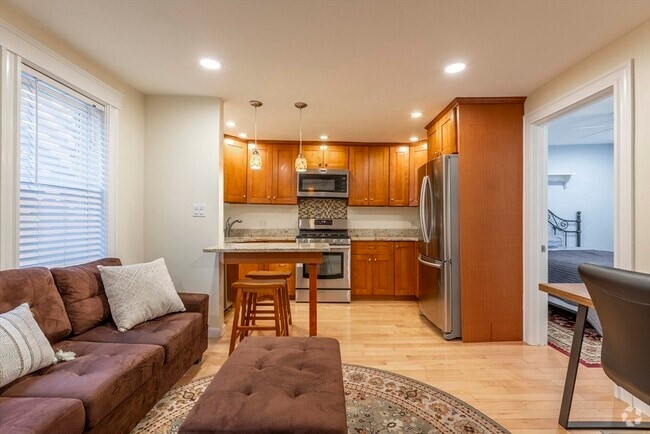 Building Photo - 227 Hurley St Unit 1 Rental
