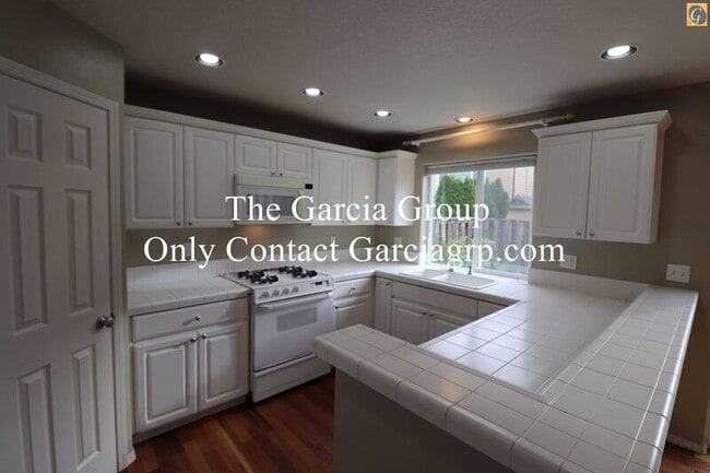 Photo - 6034 Northeast Birch Street