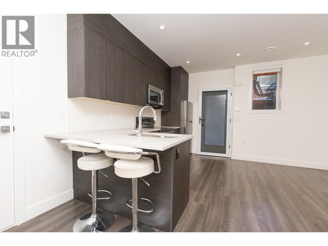 Photo - 7230 Kitchener St