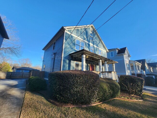 Photo - 3239 Osborne Rd NE