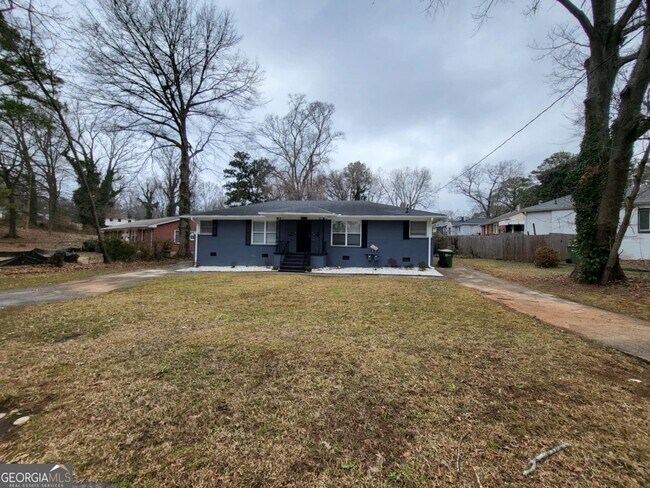 Photo - 887 Bridgewater St SW Unit B