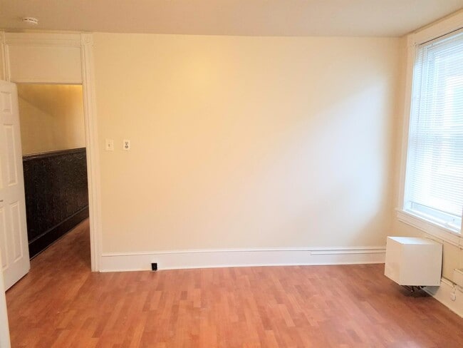 Photo - 1219 W Allegheny Ave Unit rear)