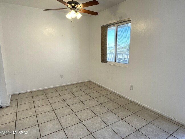 Photo - 822 S Langley Ave Unit 207