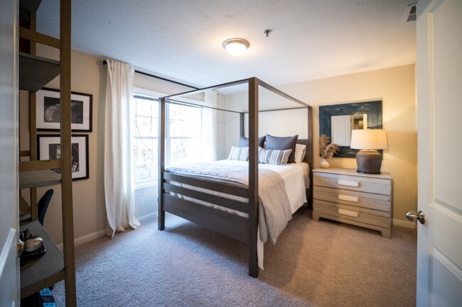 Photo - Kinstone Columns Drive