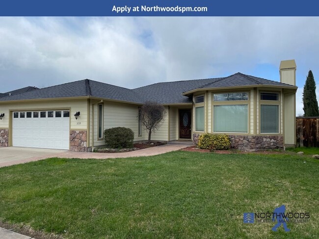 Photo - Beautiful 3 Bedroom 2 Bath Home Over 1700 Sq Feet to Live In****$500.00 Off First Months Rent***