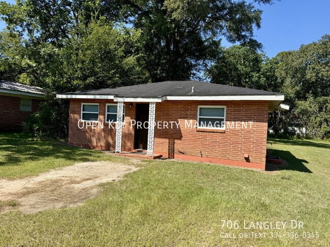 Building Photo - 706 Langley Dr Rental