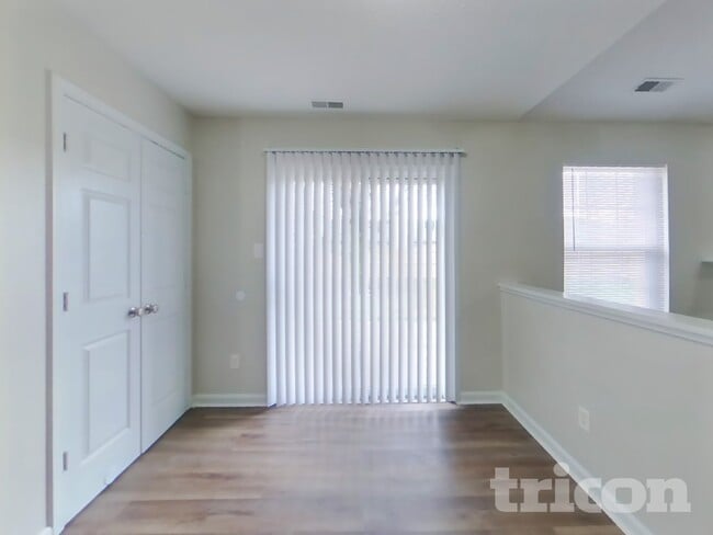 Photo - 3942 Jason Ave