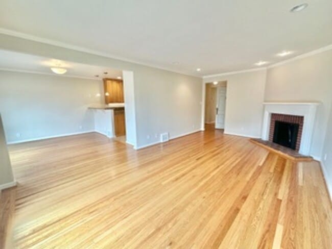 Building Photo - Moraga Property Unit 333