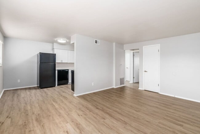 Photo - 611 Riverview Dr Unit I