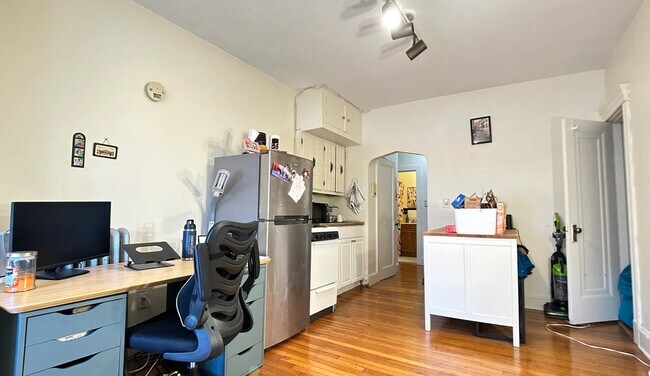 Photo - 70 Strathmore Rd Unit 11A