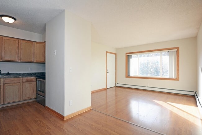 Photo - 2105 Hillview Road Unidad 2