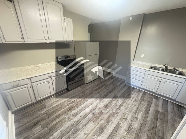 Photo - 419 Alberta St