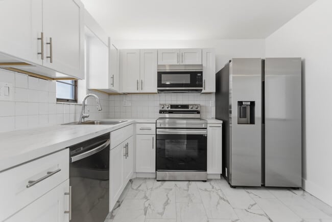 Photo - 9233 SW 8th St Unit 404