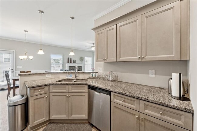 Photo - 334 Melody Ln