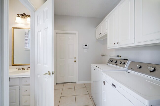 Photo - 14 Greenside Pl