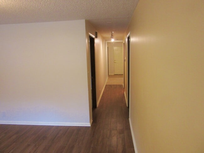 Photo - 406 W Maple St