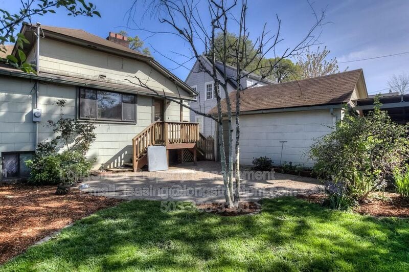 Photo - 228 NW 11th St