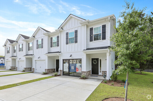 Building Photo - The Ascot Rental