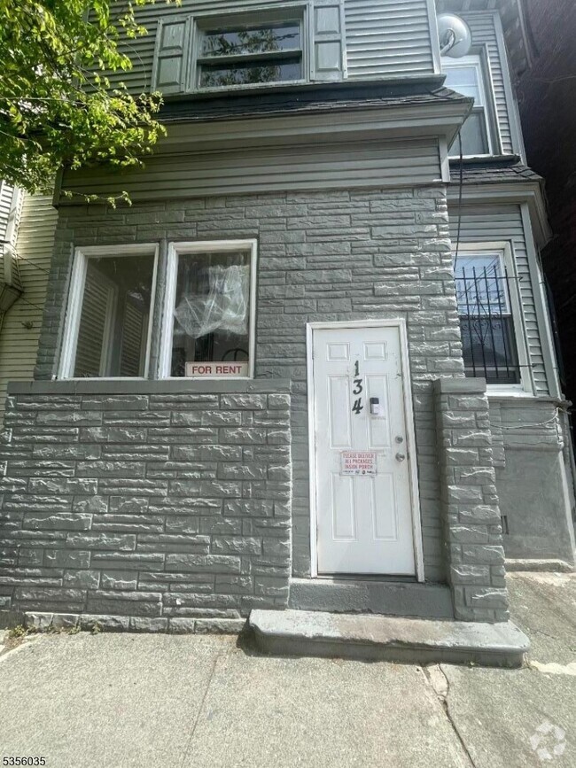 Building Photo - 134 S 7th St Rental