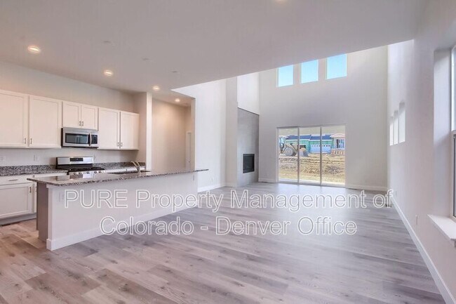 Photo - 1057 Torrey St