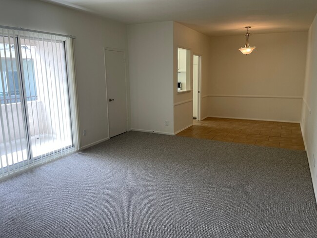 Photo - 1122 S Clark Dr Unidad 6