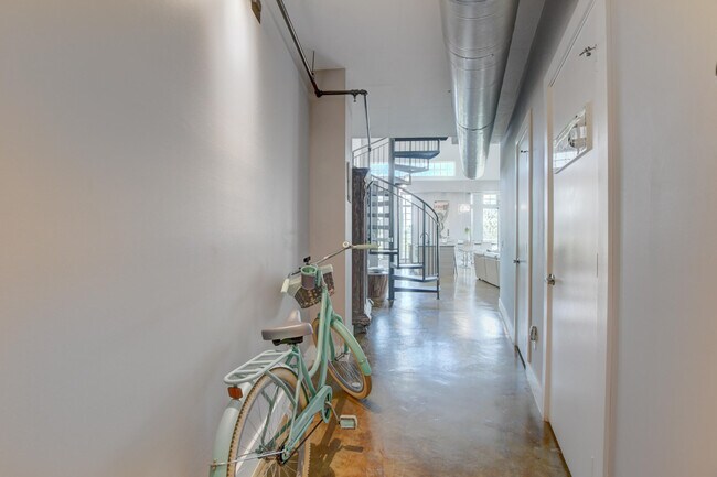 Photo - 185 NE 4th Ave Unidad 301