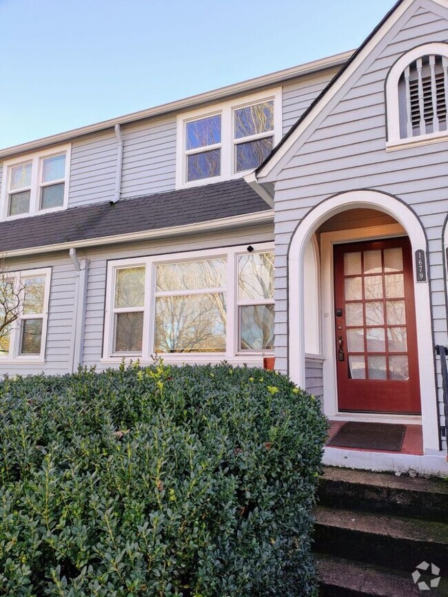 Building Photo - Summer Special-$300 Off-Beautiful Three St... Rental